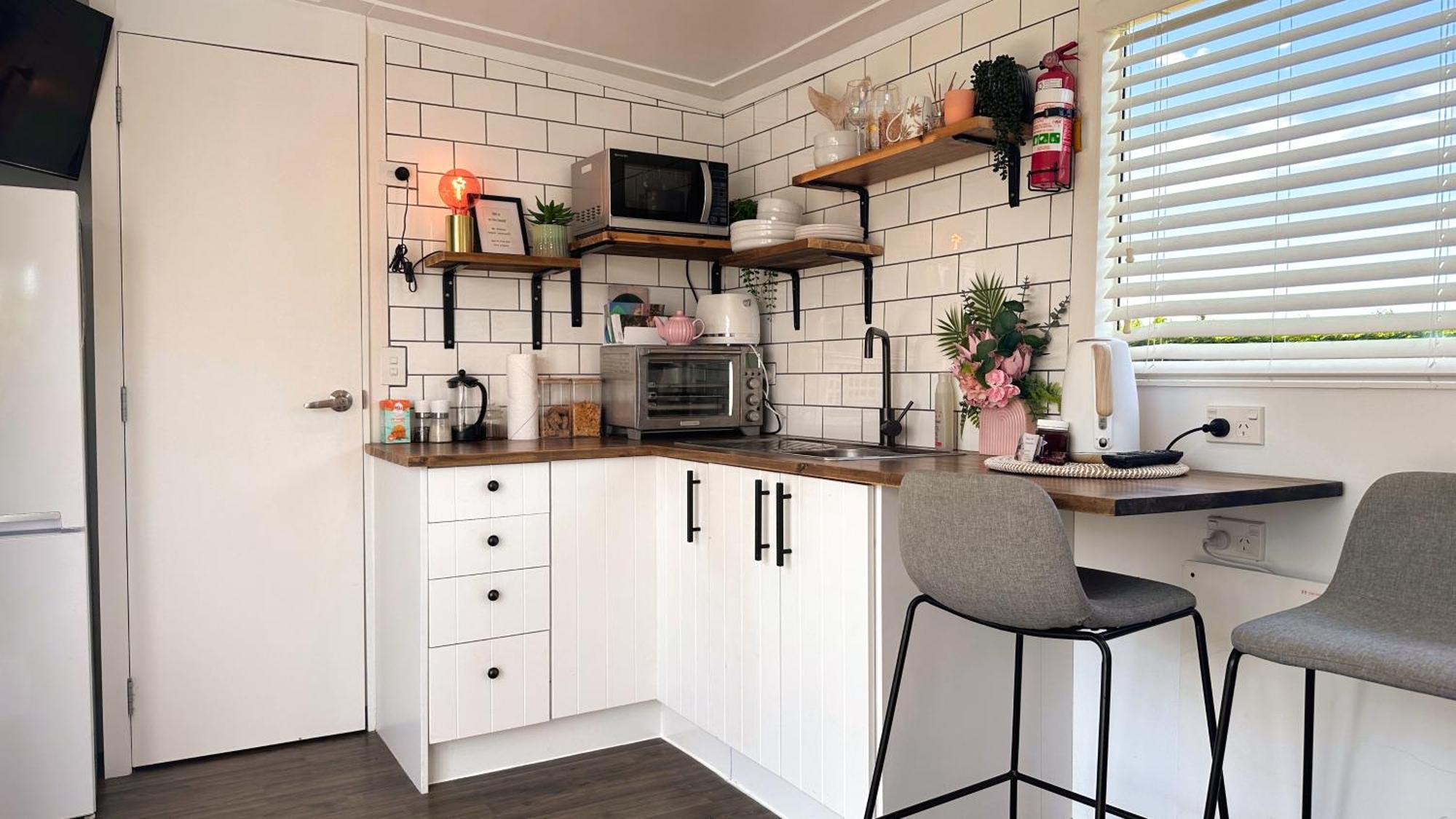 Rustling Oaks Nz Tropical Tiny House Villa Tamahere Eksteriør bilde